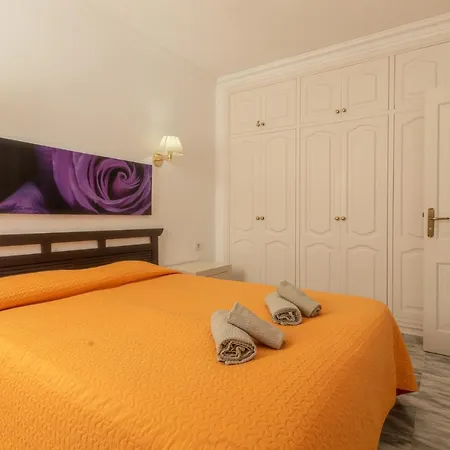 Hotel Apartamentos Lago *